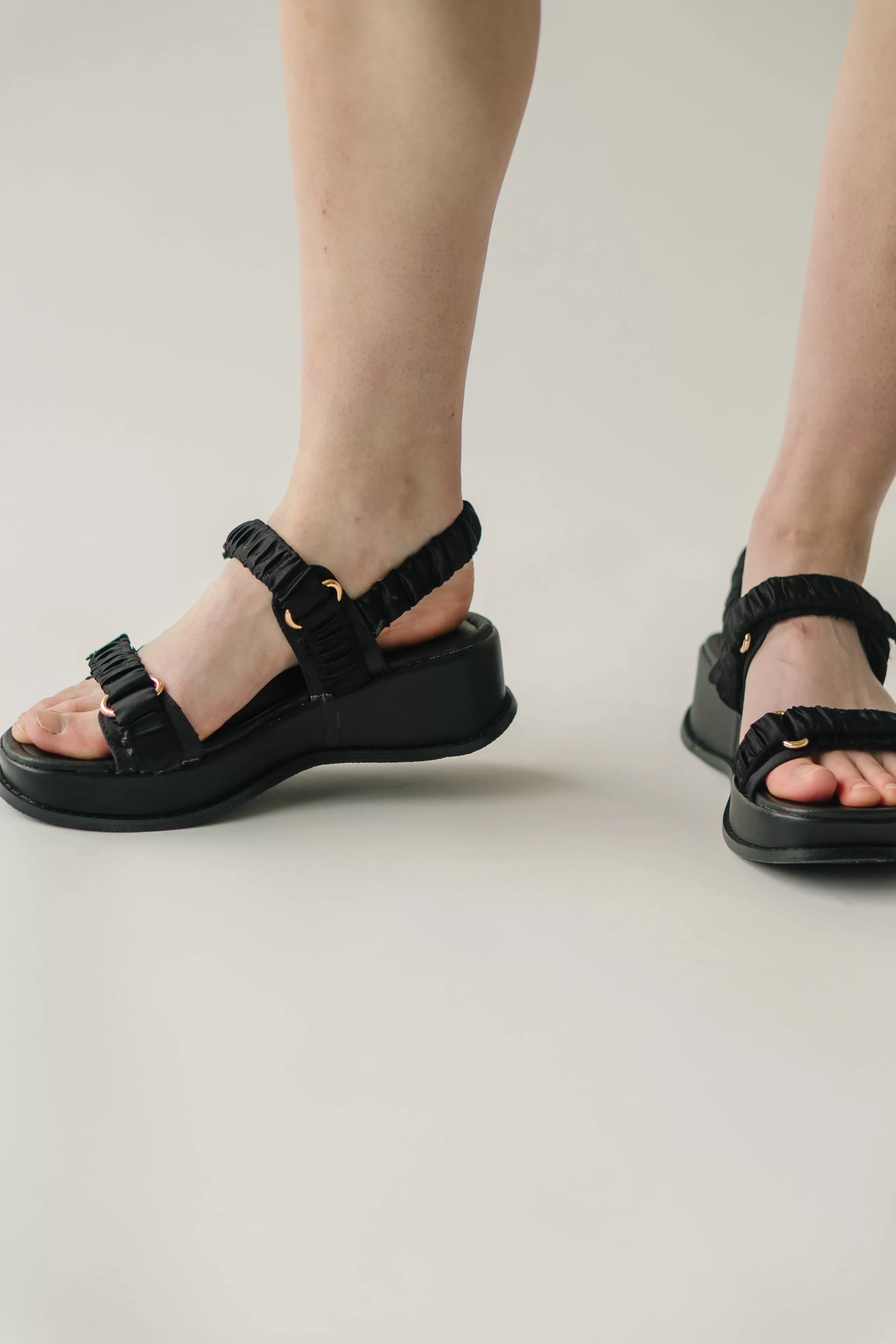 Chinese Laundry: Cashy Casual Sandal in Black