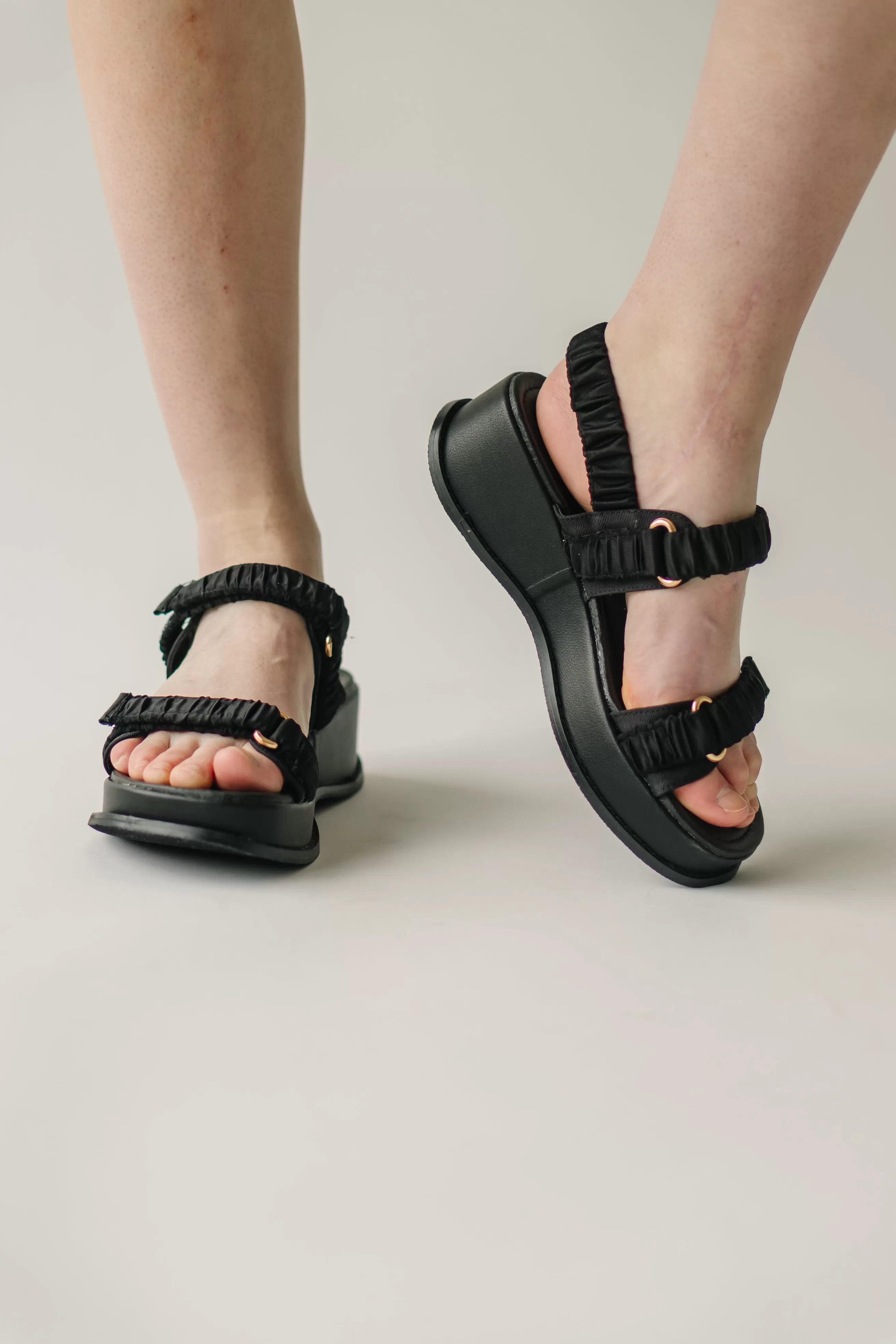 Chinese Laundry: Cashy Casual Sandal in Black