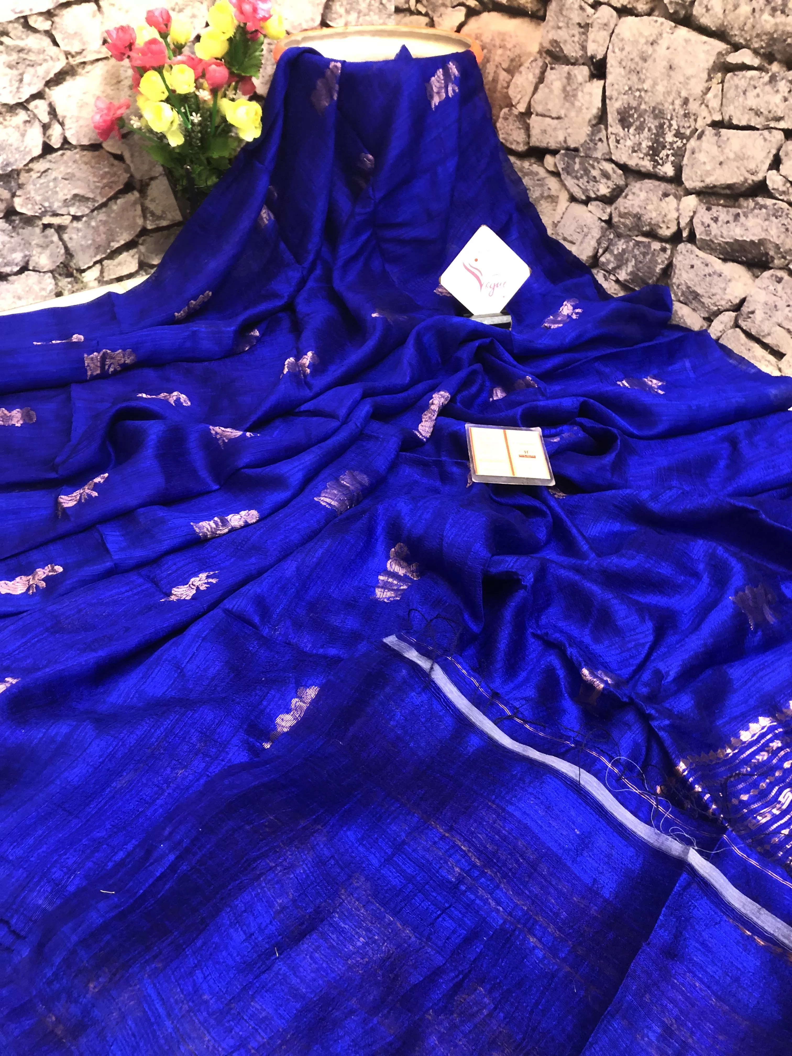 Dark Midnight Blue Color Matka Handloom with Baluchari Design Allover