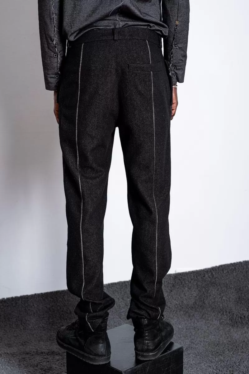 eigensinnig wien | Meinong | Tapered Bundfaltenhose aus edler Wolle in schwarz