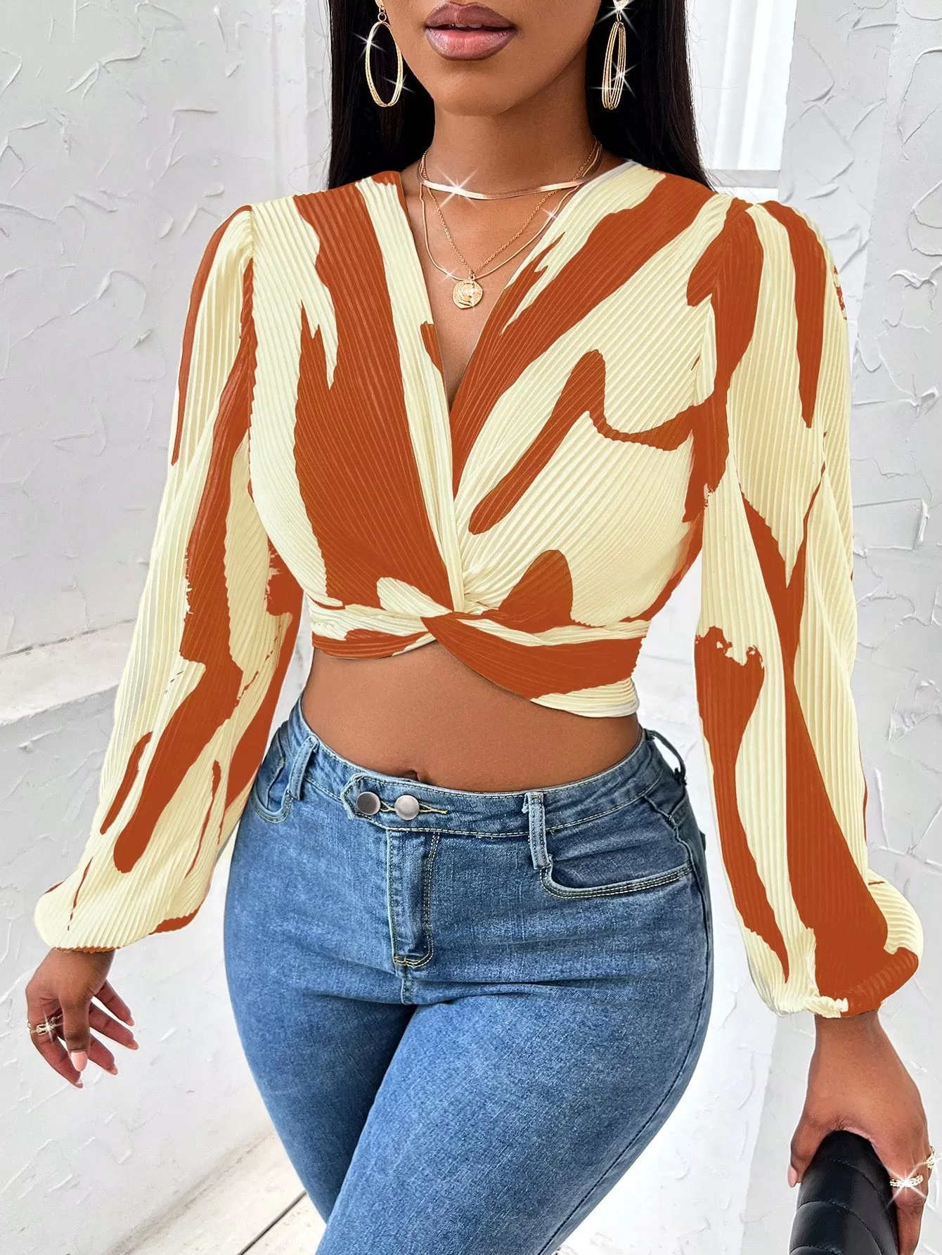 Graphic Print Twist Front Crop Blouse