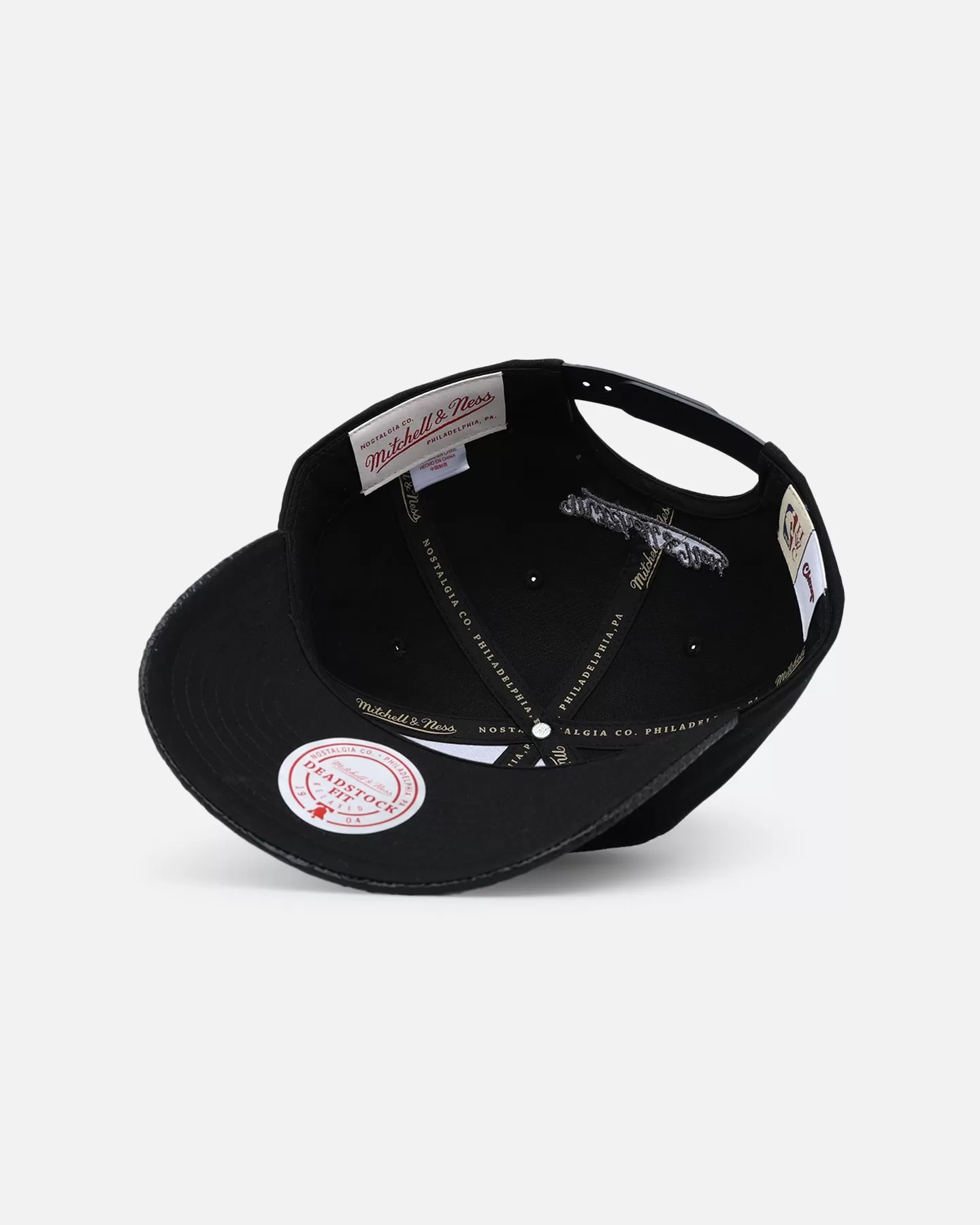 Mitchell & Ness Chicago Bulls Leather Elegance Snapback Black