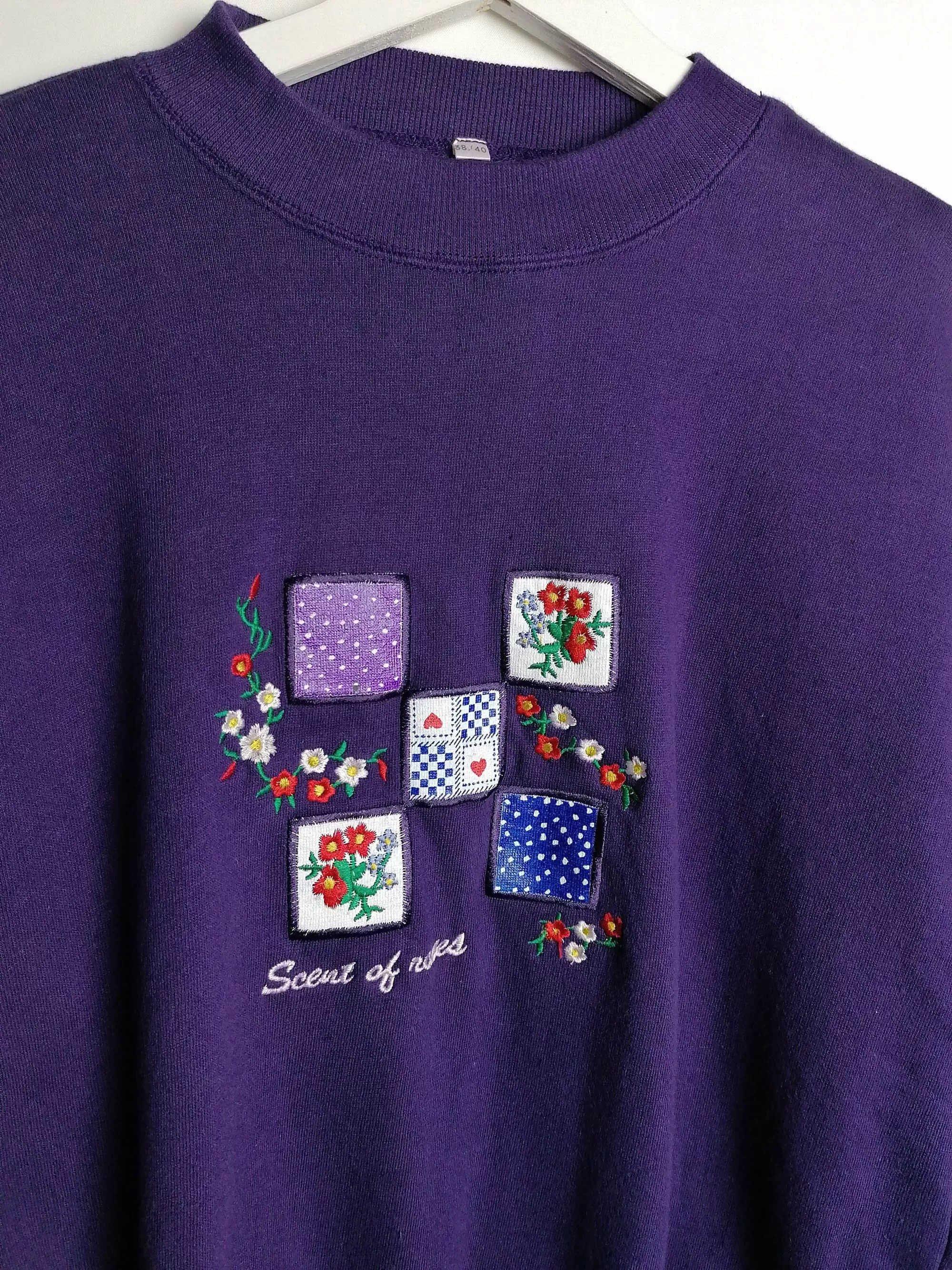 Retro Purple Sweatshirt Embroidery Flowers - size S