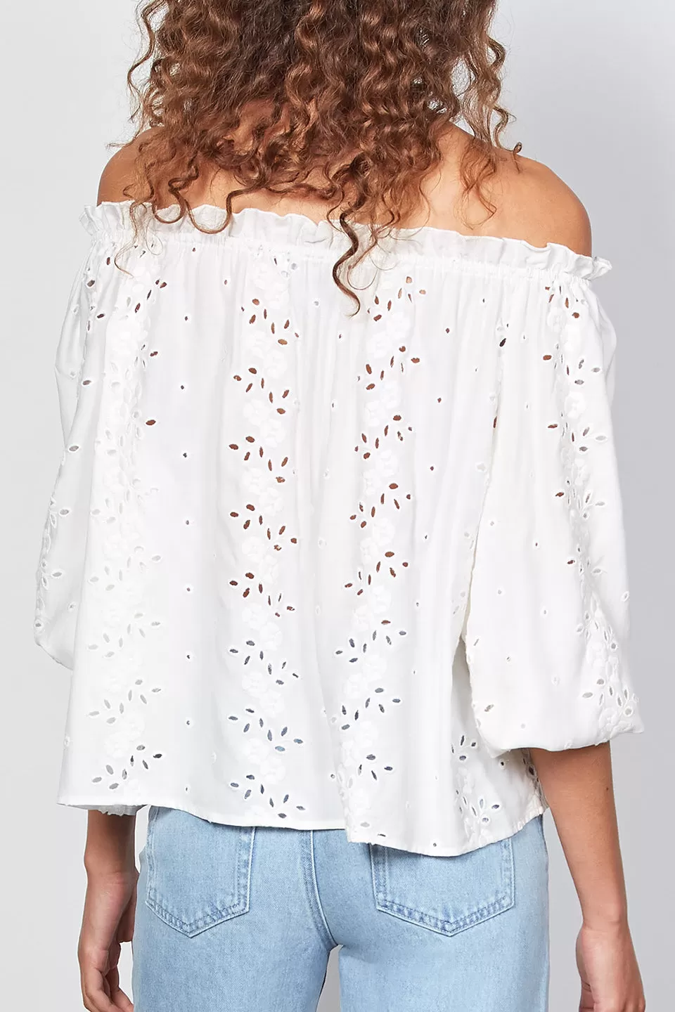 Skye Off Shoulder Crop Sleeve White Emb Anglais Top