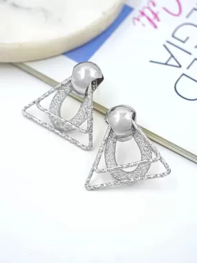 Trigno Drops Earring