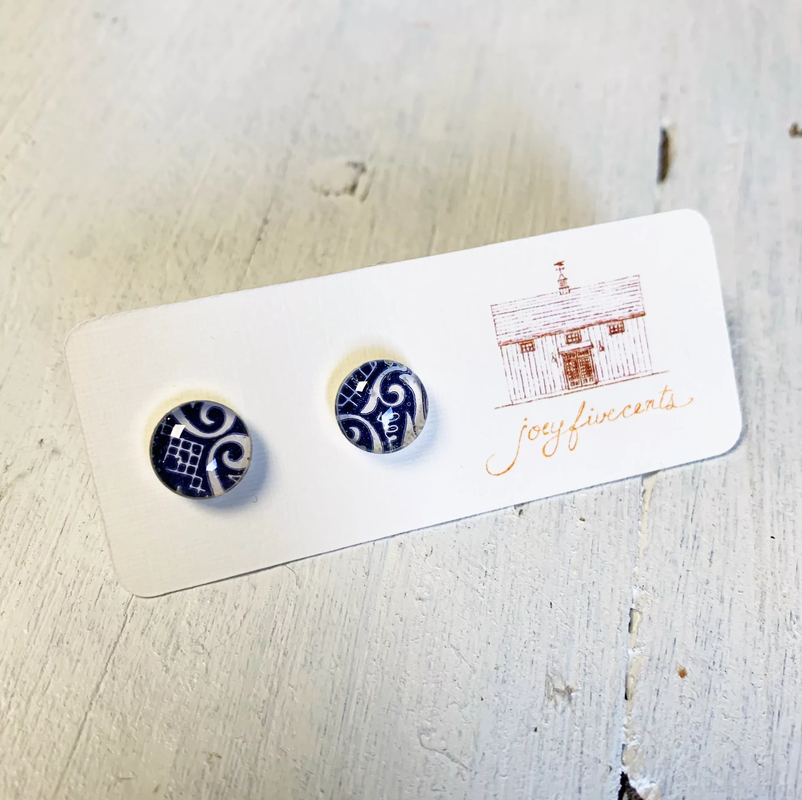 Vintage Imagery Small Circle Studs